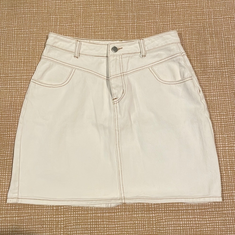 Böhme white mini skirt size medium